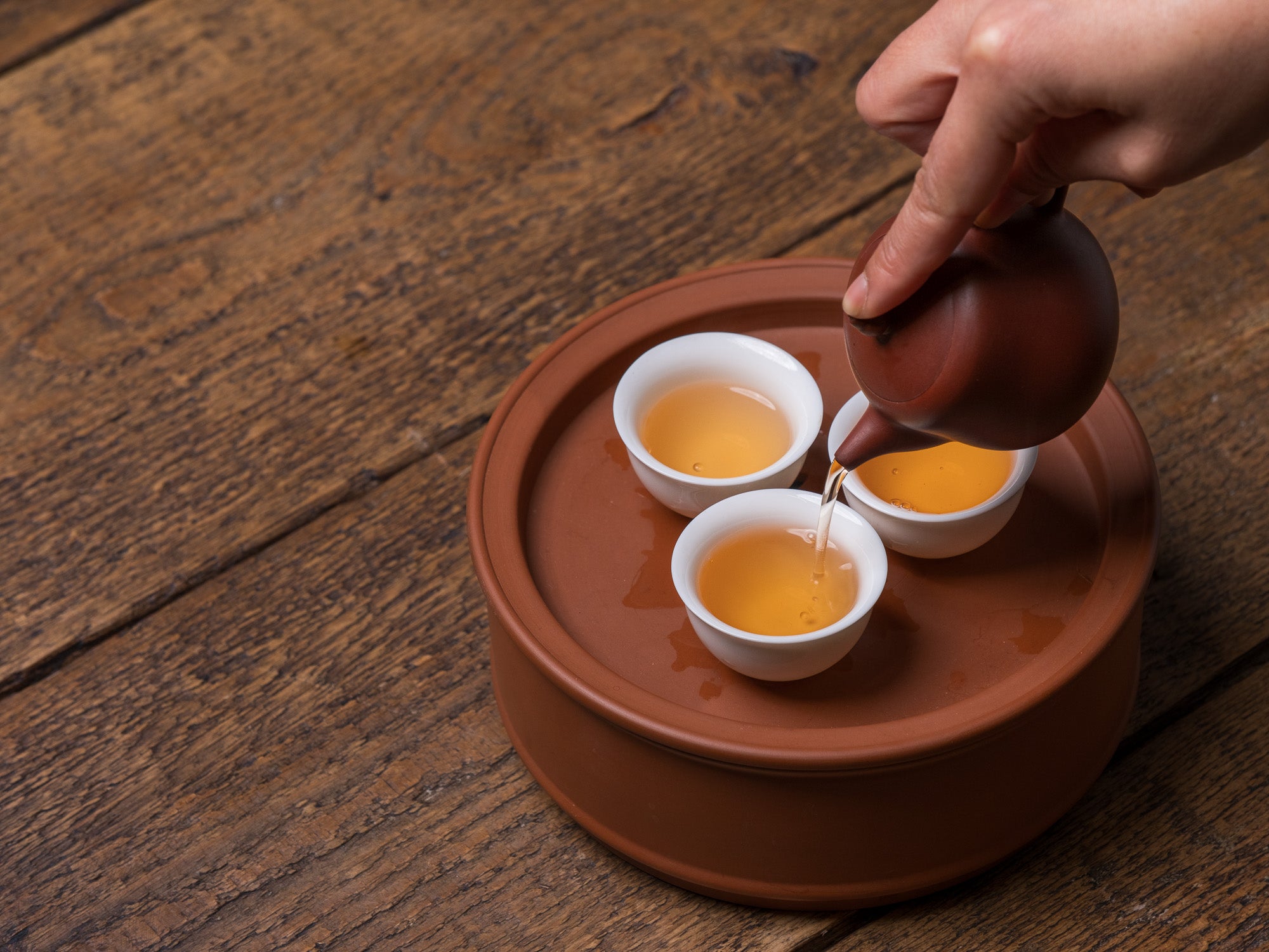 Infusión de oolong Dancong con tetera estilo Chaozhou