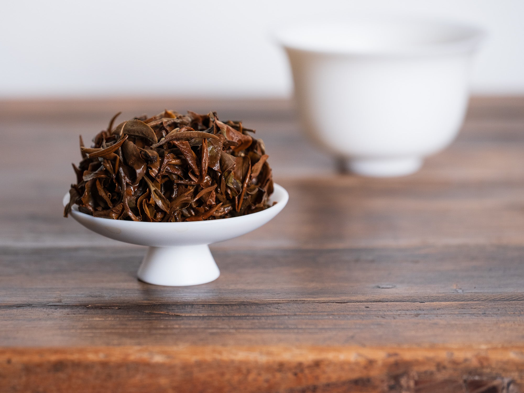 Hojas mojadas de te Oolong Oriental Beauty