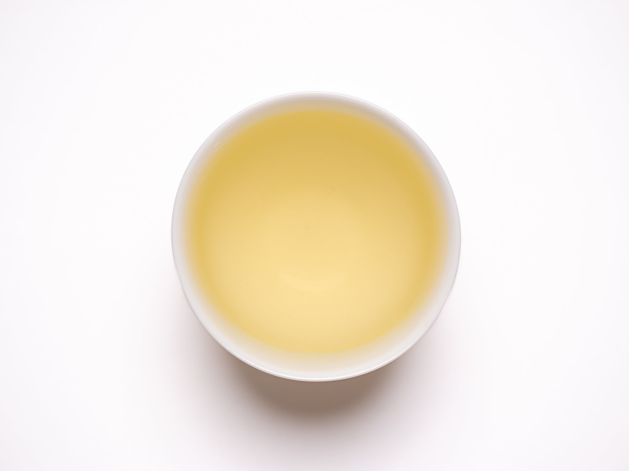 Infusión de oolong high mountain de la montaña Qilai en taza pequeña